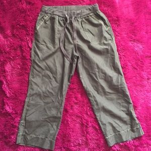 FUDA olive green capris pants